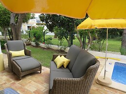 Immaculate 3-bed Villa in Guia Private Pool