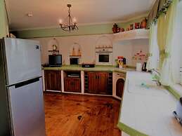 Immaculate 3-bed Villa in Guia Private Pool