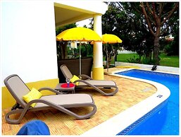 Immaculate 3-bed Villa in Guia Private Pool