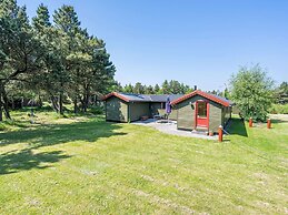 Secluded Pine Tree Cottage-by Traum