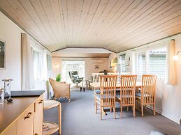 Secluded Pine Tree Cottage-by Traum