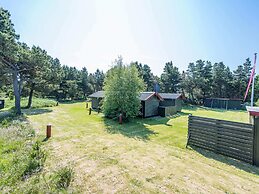 Secluded Pine Tree Cottage-by Traum