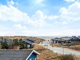 Luxury Panoramic Cottage in Rindby-by Traum