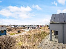 Luxury Panoramic Cottage in Rindby-by Traum