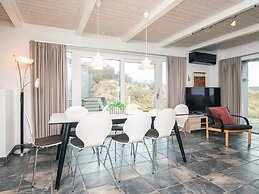 Luxury Panoramic Cottage in Rindby-by Traum