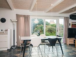 Luxury Panoramic Cottage in Rindby-by Traum
