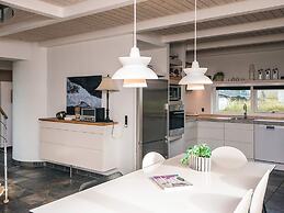 Luxury Panoramic Cottage in Rindby-by Traum
