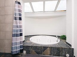 Luxury Panoramic Cottage in Rindby-by Traum