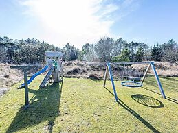 6 Person Holiday Home in Blavand