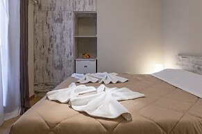 Maria Apartments
