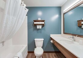 WoodSpring Suites Bakersfield Airport