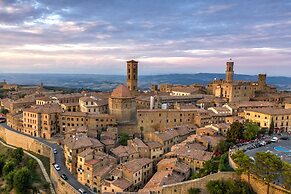 Villa Giunone With Pool Close to Volterra