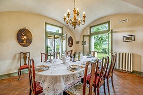 Villa Giunone With Pool Close to Volterra