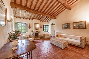 Villa Giunone With Pool Close to Volterra