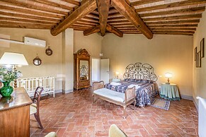 Villa Giunone With Pool Close to Volterra
