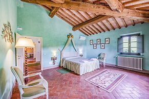 Villa Giunone With Pool Close to Volterra