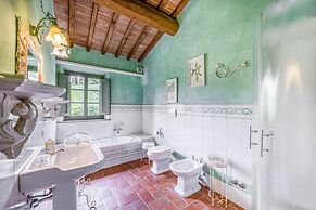 Villa Giunone With Pool Close to Volterra