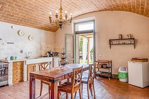 Villa Giunone With Pool Close to Volterra