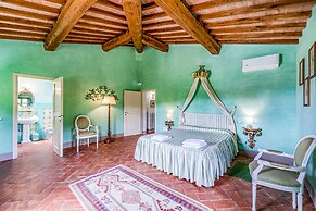 Villa Giunone With Pool Close to Volterra