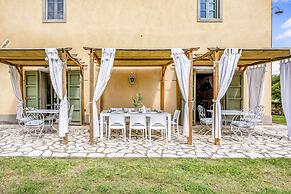 Villa Giunone With Pool Close to Volterra