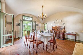 Villa Giunone With Pool Close to Volterra