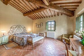 Villa Giunone With Pool Close to Volterra