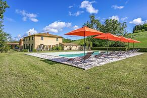 Villa Giunone With Pool Close to Volterra