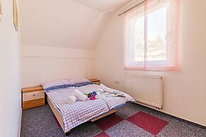 Sunny Weekend Sauna House