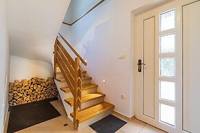 Sunny Weekend Sauna House