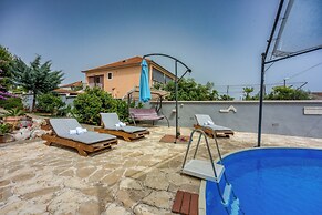 Pool Apartment Bakija