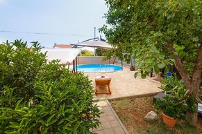 Pool Apartment Bakija