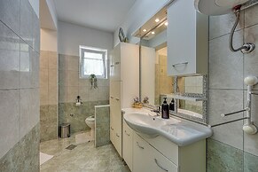 Pool Apartment Bakija