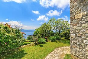 Villa Formaga- Relax and View Lake