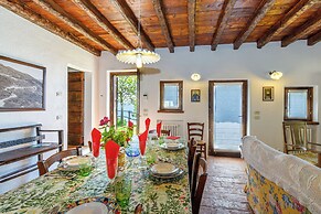 Villa Formaga- Relax and View Lake