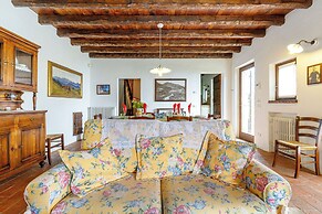 Villa Formaga- Relax and View Lake