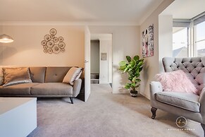 The Stylist Large Buddha House