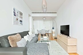 Spacious 1 Bedroom Apartment Near Baixa