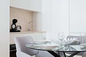 Spacious 1 Bedroom Apartment Near Baixa