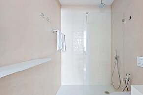 Spacious 1 Bedroom Apartment Near Baixa