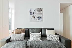 Spacious 1 Bedroom Apartment Near Baixa