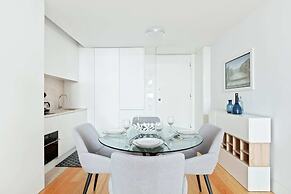 Spacious 1 Bedroom Apartment Near Baixa