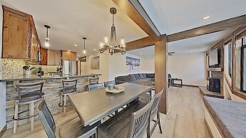 Deluxe Slopeside Home Just Steps to Mammoth Mountain Slopes and Villag