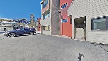 Deluxe Slopeside Home Just STEPS to Mammoth Mountain Slopes and Villag