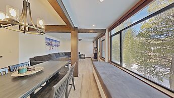 Deluxe Slopeside Home Just STEPS to Mammoth Mountain Slopes and Villag