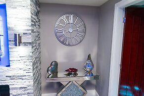 Aphrodite Suites Huddersfield