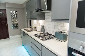 Aphrodite Suites Huddersfield