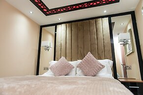 Aphrodite Suites Huddersfield