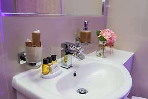Aphrodite Suites Huddersfield
