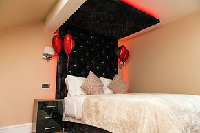Aphrodite Suites Huddersfield
