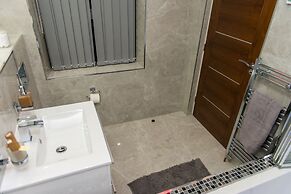 Aphrodite Suites Huddersfield
